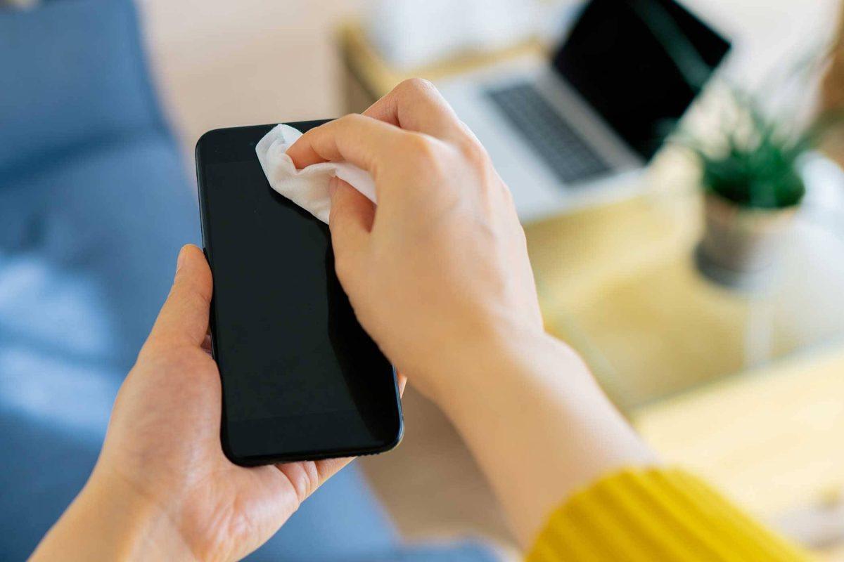 5 Touch Screen Cleaning Tips - Best Cell Phone Parts Distributor in Canada, Parts Source